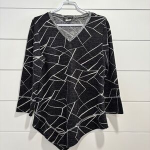 GG Collection made in Canada lightweight asymmetric hem sweater sz LG